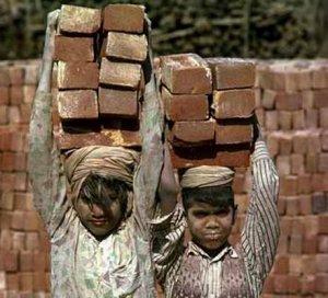 Foto lavoro minorile nel mondo 215 milioni di bamb L k4v42I